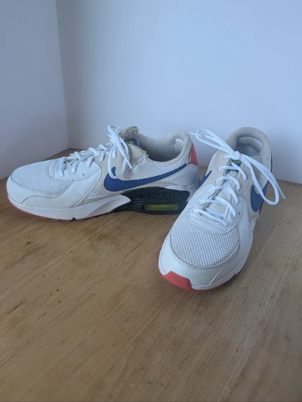 Nike Air Max Excee in White and Hyper Blue Shoes  Sneakers Mens Sz 9.5 Womens 11